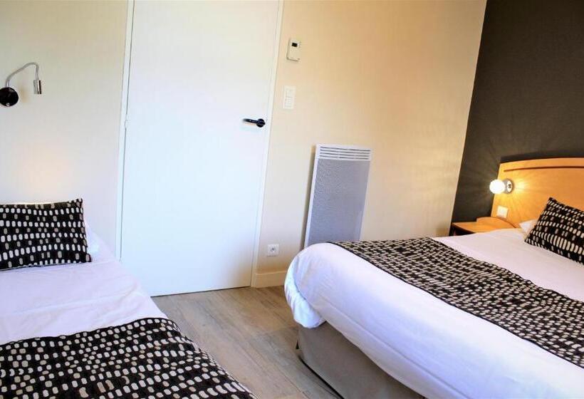 חדר סטנדרט לשלושה, Brit Hotel Quimper Nord