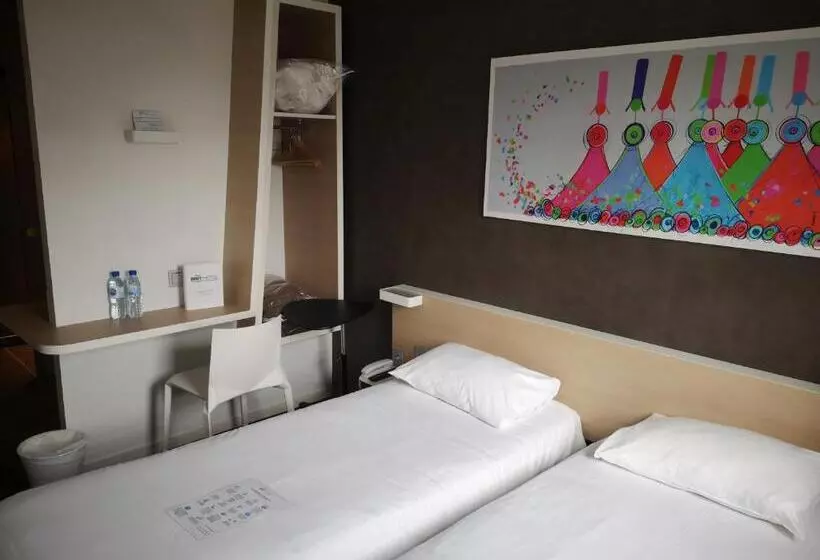 キングサイズベッドのスーペリアルーム, Brit Hotel Quimper Nord