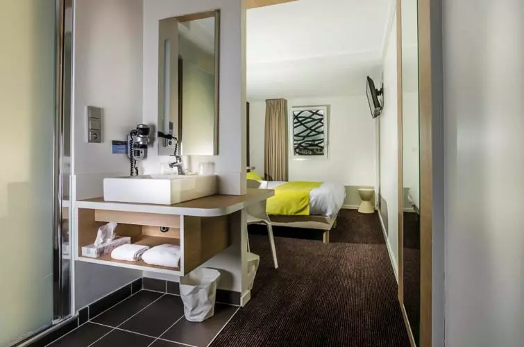 キングサイズベッドのスーペリアルーム, Brit Hotel Quimper Nord
