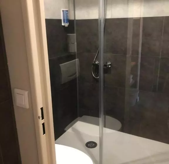 スーペリアの４人部屋, Brit Hotel Quimper Nord