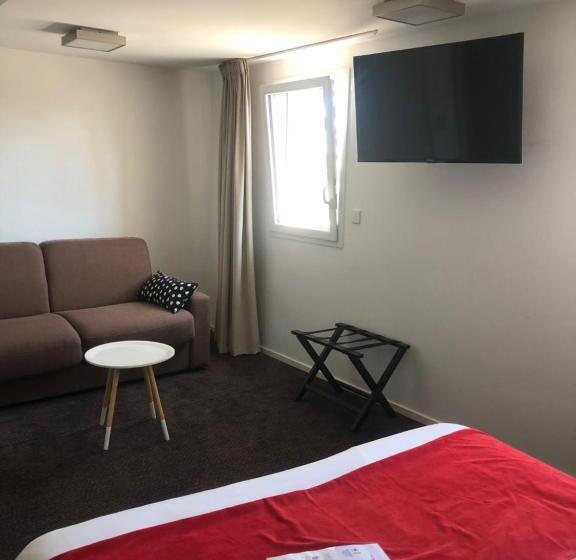 חדר סופריור לארבעה, Brit Hotel Quimper Nord