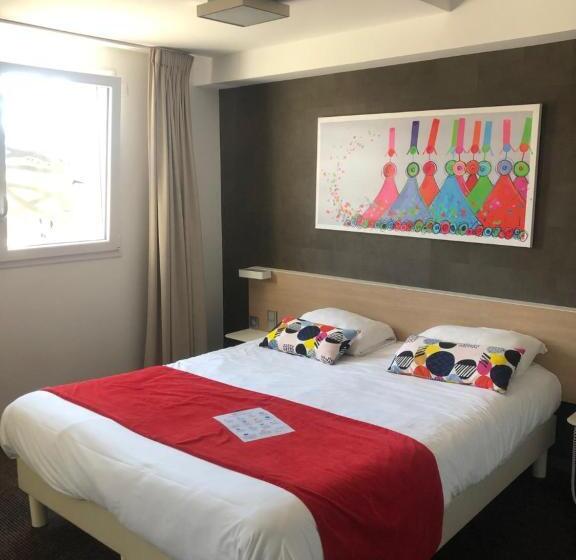 חדר סופריור לארבעה, Brit Hotel Quimper Nord