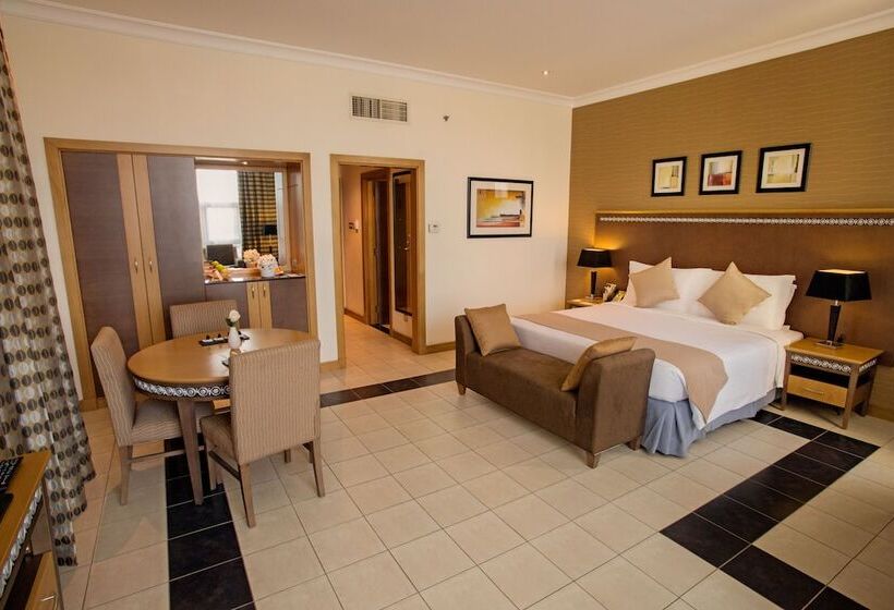 سوئیت با تخت بزرگ, Copthorne Al Jahra Hotel & Resort