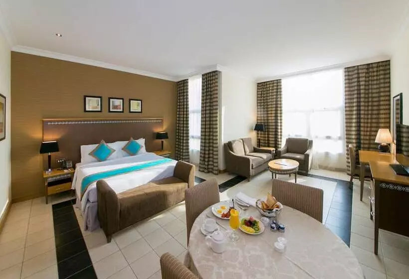 سوئیت با تخت بزرگ, Copthorne Al Jahra Hotel & Resort