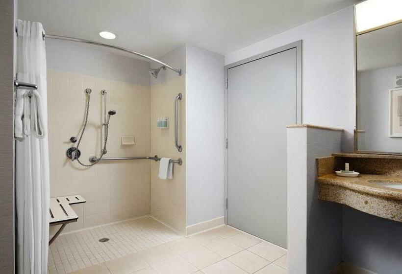 キングサイズベッドのスタンダードルーム, Courtyard By Marriott Washington Capitol Hill/navy Yard