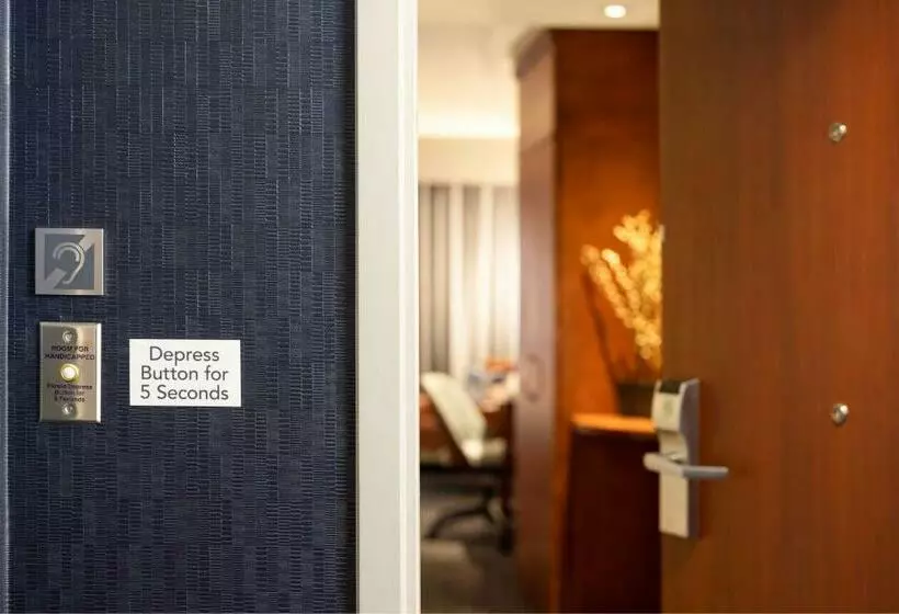 اتاق استاندارد با تخت بزرگ, Courtyard By Marriott Washington Capitol Hill/navy Yard