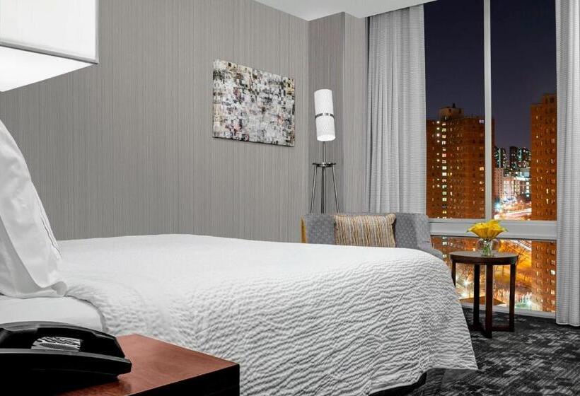 带大床的标准间, Courtyard New York Manhattan/upper East Side