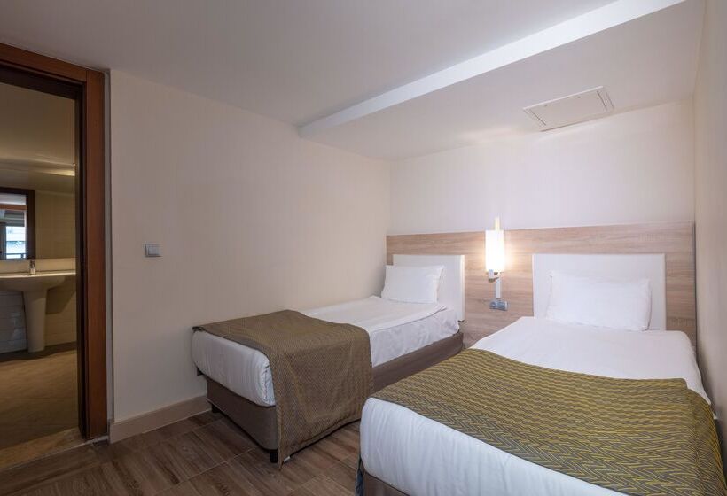 패밀리 룸, Crystal Prestige Elite