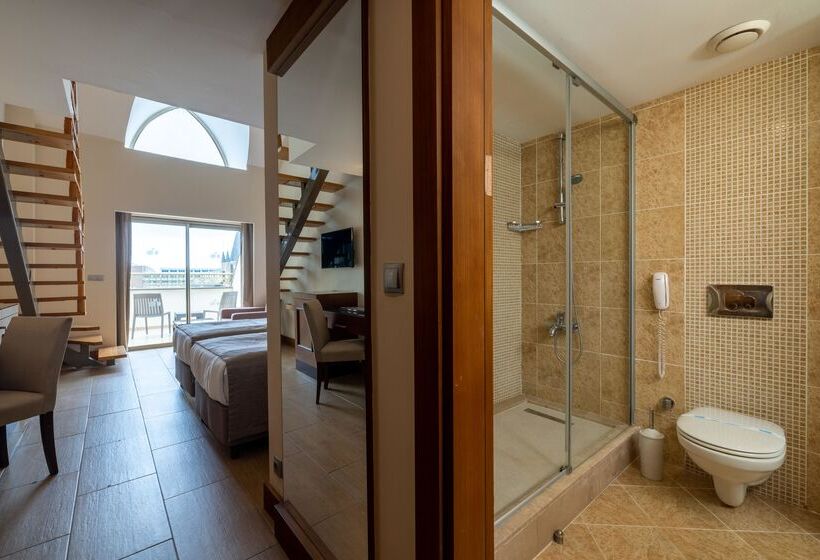 패밀리 룸, Crystal Prestige Elite