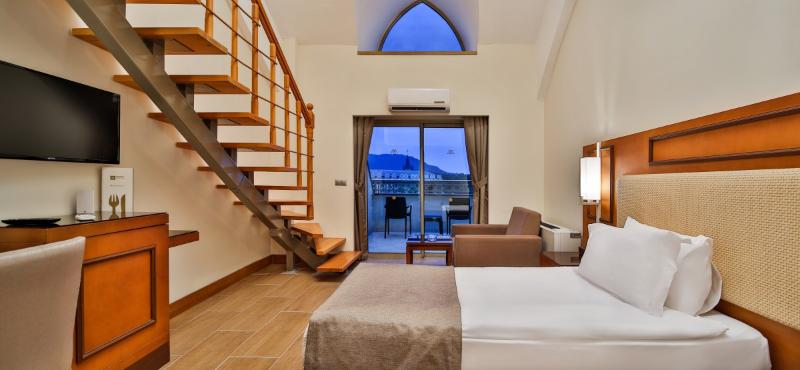 패밀리 룸, Crystal Prestige Elite