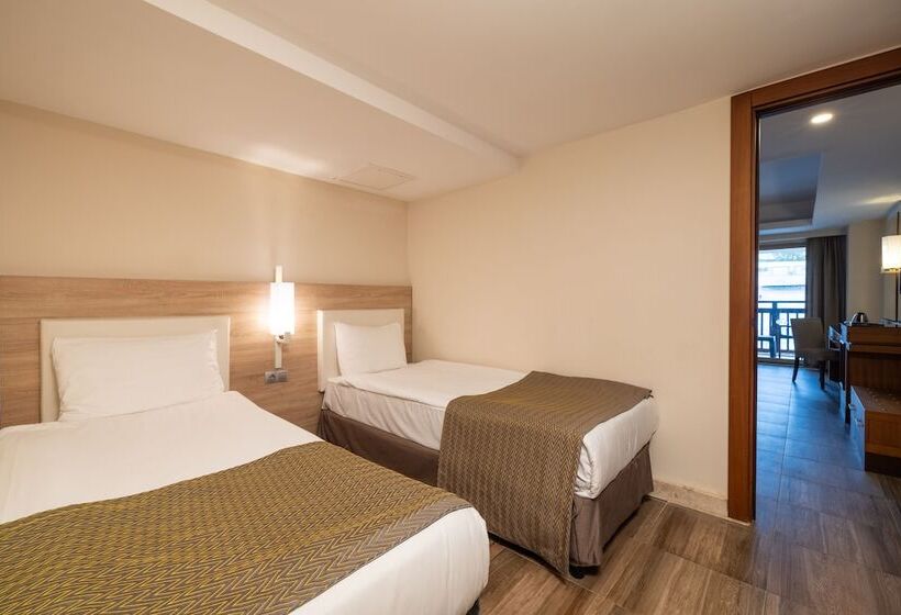 패밀리 룸 풀장 전망, Crystal Prestige Elite