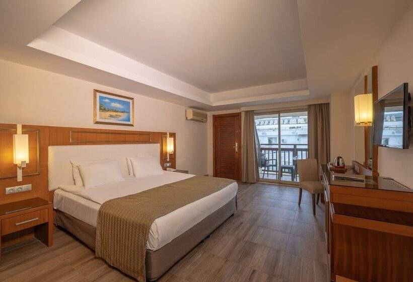 패밀리 룸 풀장 전망, Crystal Prestige Elite