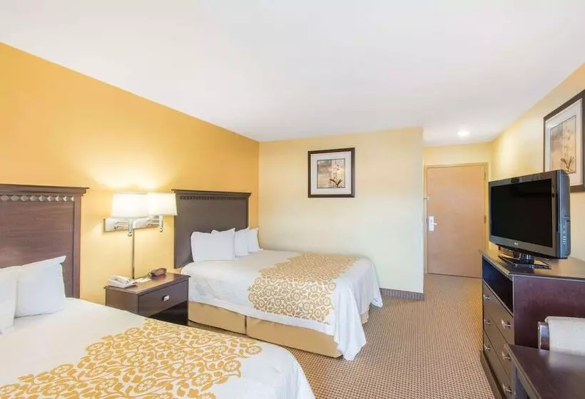 Standard-huone 2 Parivuodetta, Days Inn By Wyndham Colchester Burlington