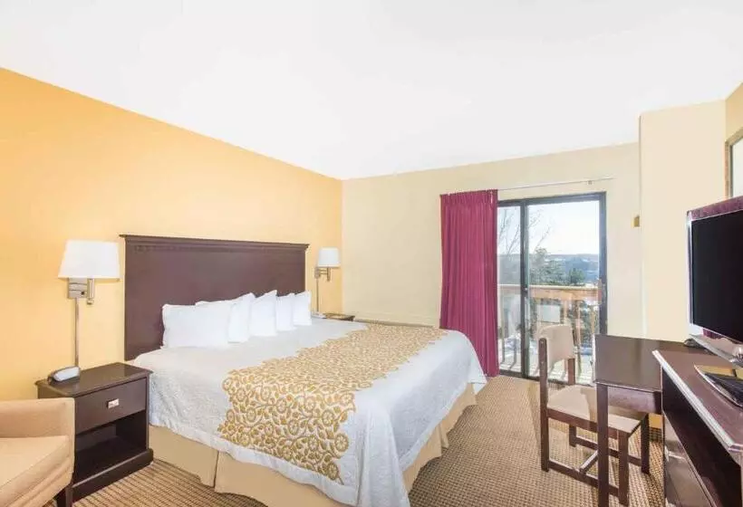 Standard-huone King-vuode, Days Inn By Wyndham Colchester Burlington