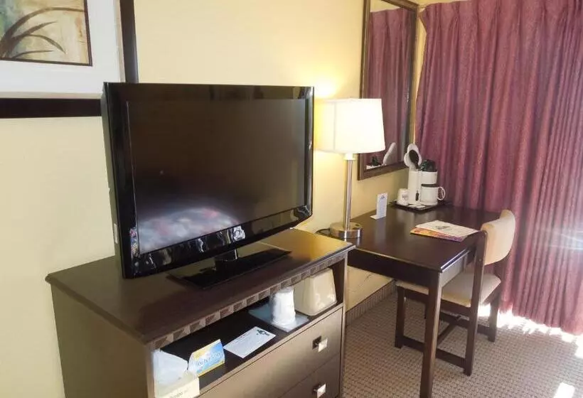 Deluxe-huone Soveltuu Liikuntarajoitteisille, Days Inn By Wyndham Colchester Burlington