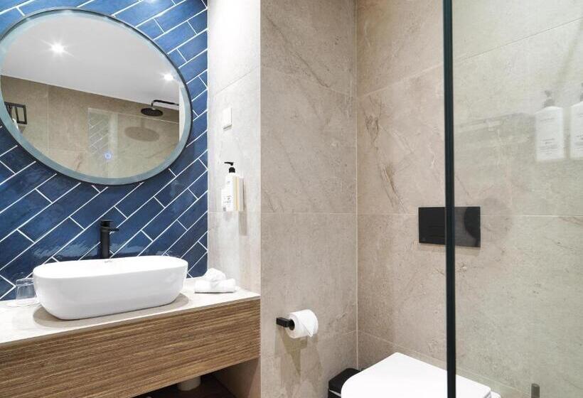 חדר משפחתי נוף לגינה, Leonardo Cypria Bay