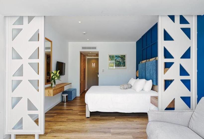 חדר משפחתי נוף לגינה, Leonardo Cypria Bay