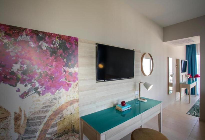 オーシャンビュージュニアスイート, Leonardo Cypria Bay