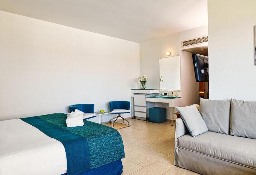 エクゼクティブワンルーム, Leonardo Cypria Bay