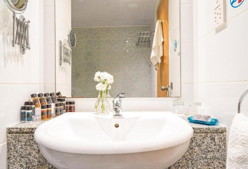 エクゼクティブワンルーム, Leonardo Cypria Bay