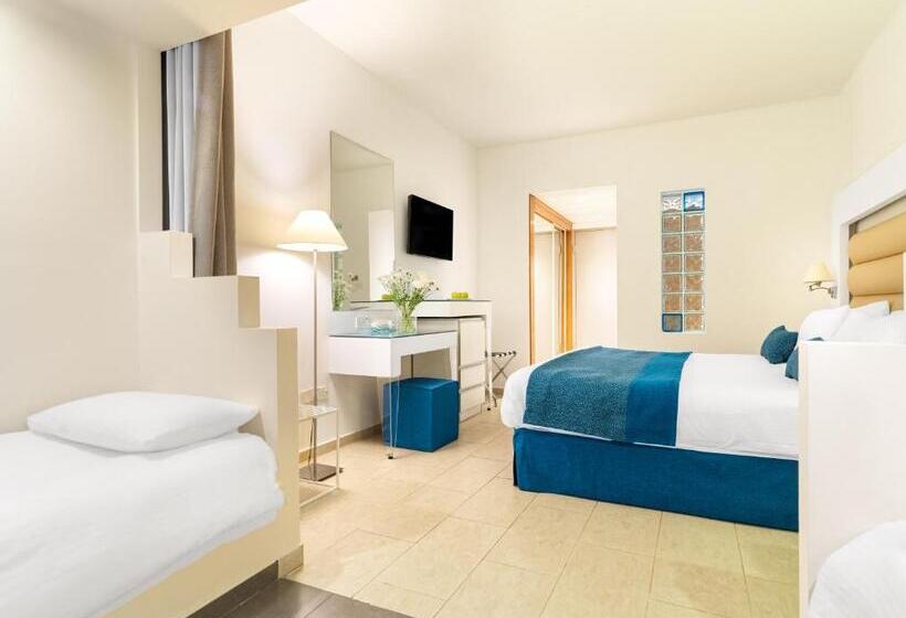 Семейный Номер, Leonardo Cypria Bay