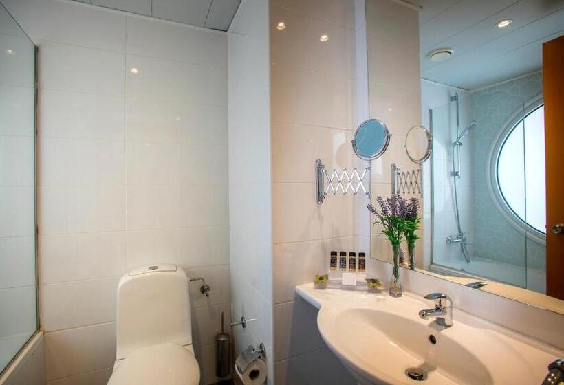 חדר משפחתי נוף לים, Leonardo Cypria Bay