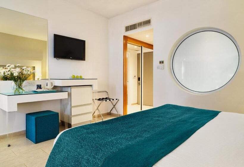 オーシャンビューファミリールーム, Leonardo Cypria Bay