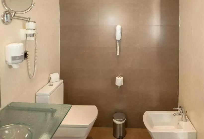 اتاق استاندارد با چشم‌انداز استخر, Rvhotels Nautic Park