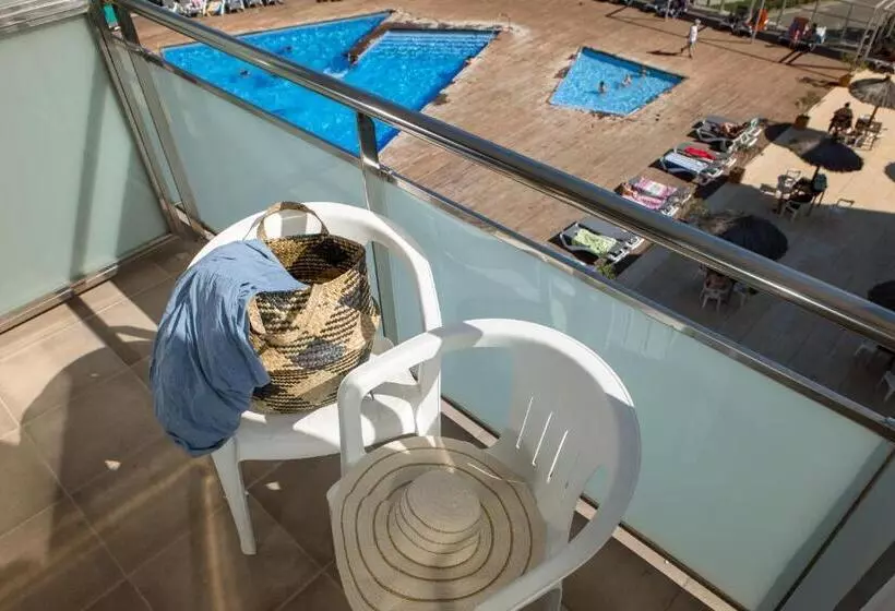 اتاق استاندارد با چشم‌انداز استخر, Rvhotels Nautic Park