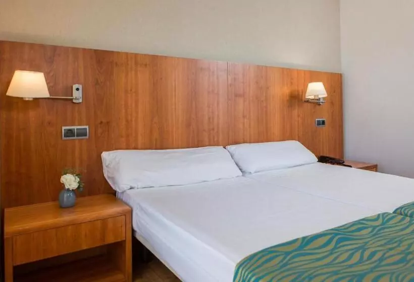اتاق استاندارد با چشم‌انداز استخر, Rvhotels Nautic Park