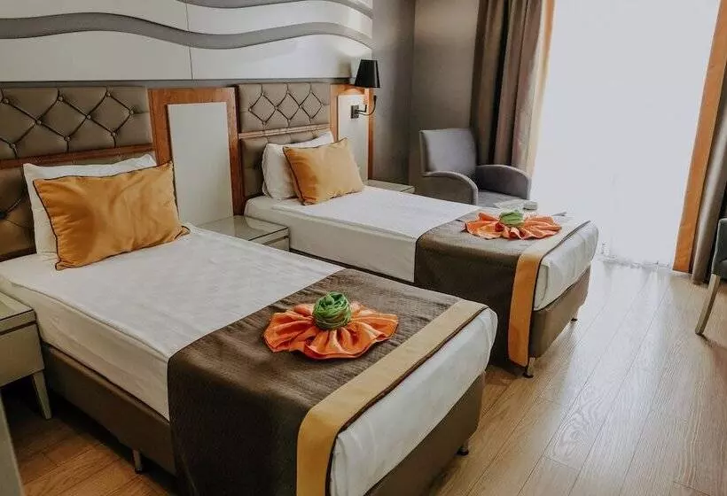 اتاق استاندارد با چشم‌انداز کوهستان, Saturn Palace Resort   All Inclusive
