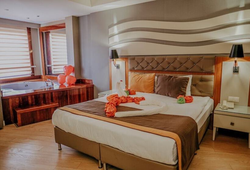 Habitación Estándar con Hidromasaje, Saturn Palace Resort   All Inclusive