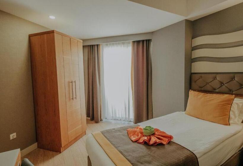 اتاق خانوادگی با چشمانداز کوه, Saturn Palace Resort All Inclusive