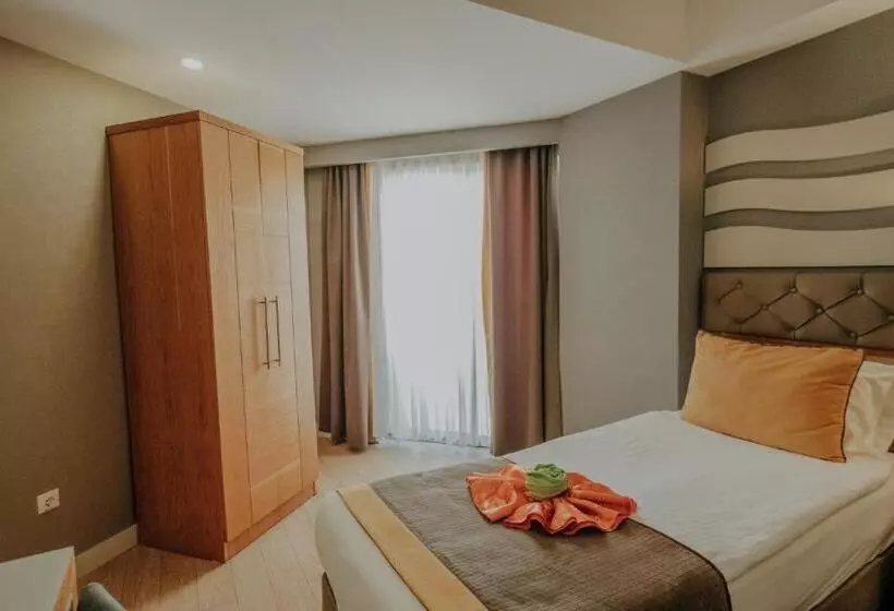 اتاق خانوادگی با چشم‌انداز کوه, Saturn Palace Resort   All Inclusive