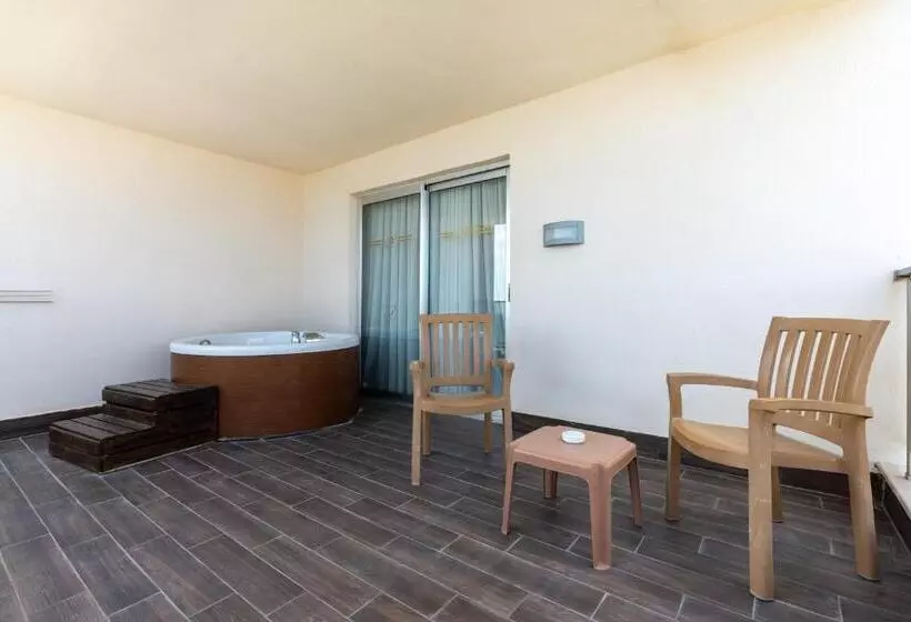 اتاق سوپریور چهار تخته, Saturn Palace Resort   All Inclusive