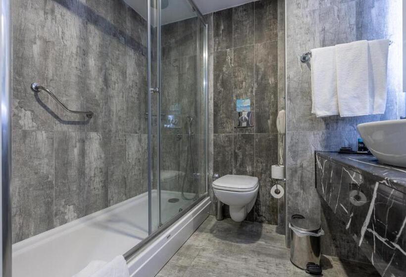 اتاق سوپریور چهار تخته, Saturn Palace Resort All Inclusive