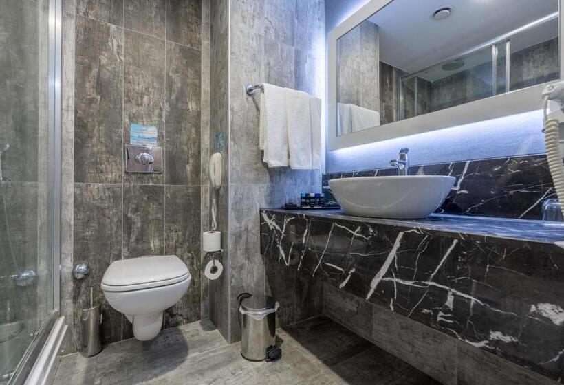 اتاق سوپریور چهار تخته, Saturn Palace Resort All Inclusive