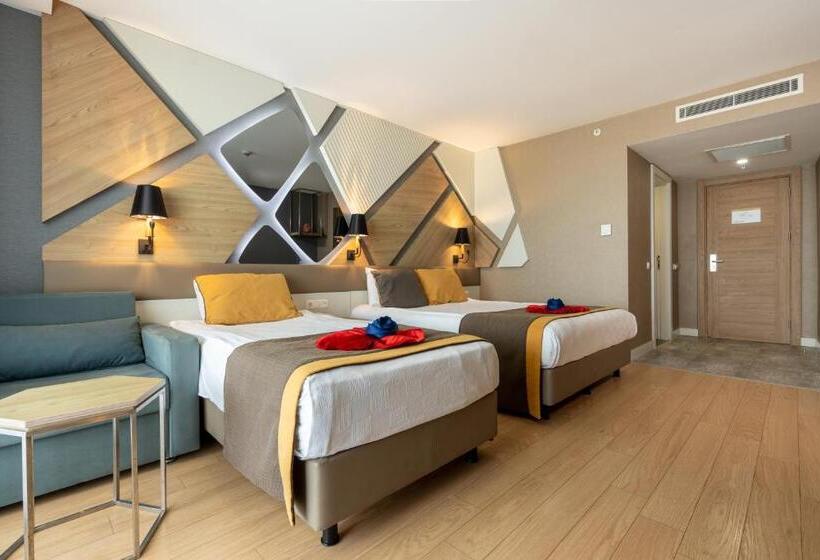 اتاق سوپریور چهار تخته, Saturn Palace Resort All Inclusive