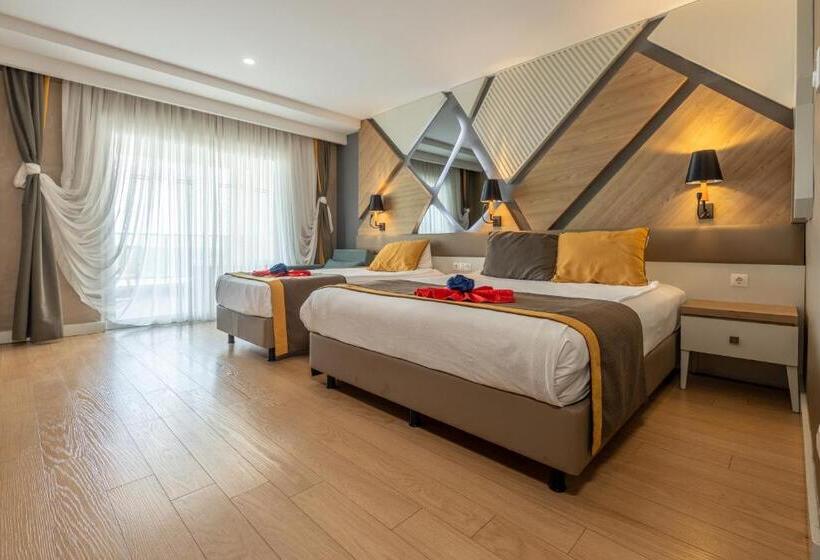 اتاق سوپریور چهار تخته, Saturn Palace Resort All Inclusive