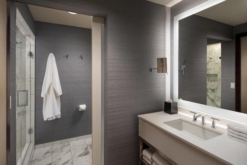 带大床的套房, The Westin Carlsbad Resort & Spa