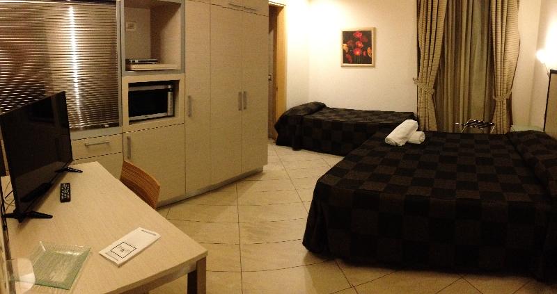 اتاق استاندارد سه نفره, Villa Cibele