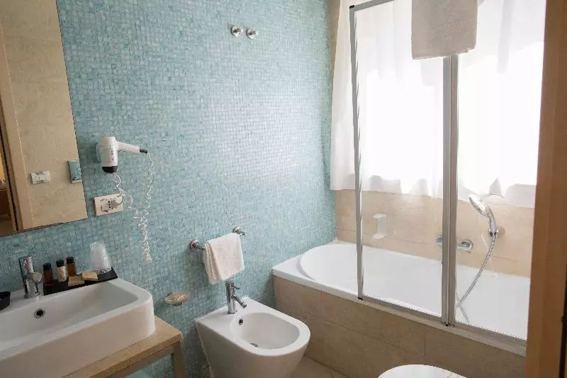 اتاق استاندارد سه نفره, Villa Cibele