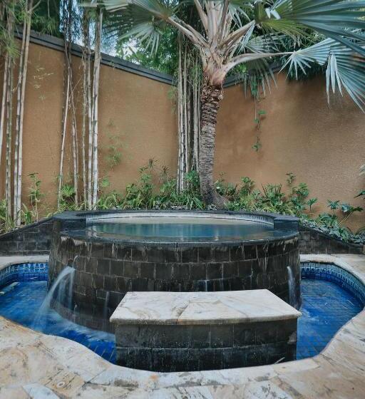 וילה עם חדר שינה אחד ובריכת שחיה, Parigata Villas Resort