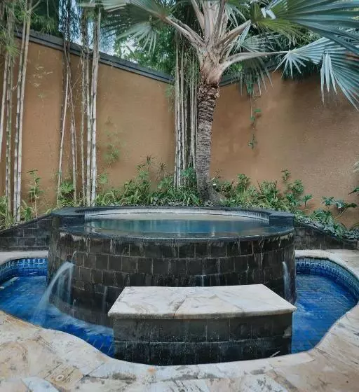 プール付き１ベッドルームヴィラ, Parigata Villas Resort