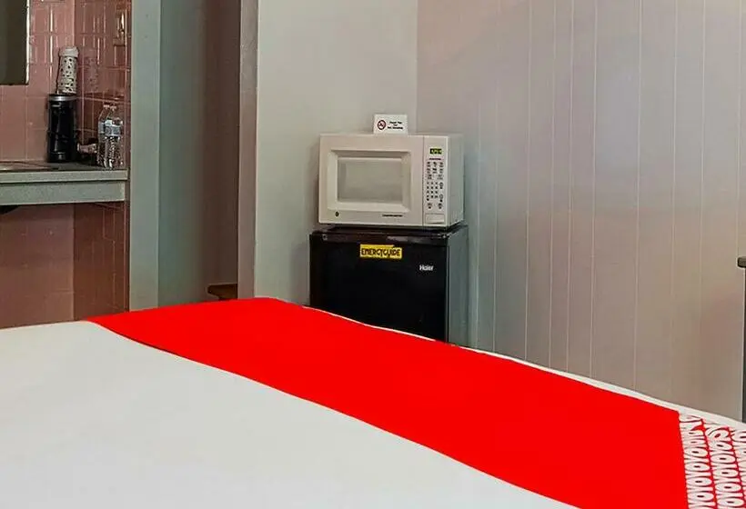 キングサイズベッドのスタンダードルーム, Lamberton Motel
