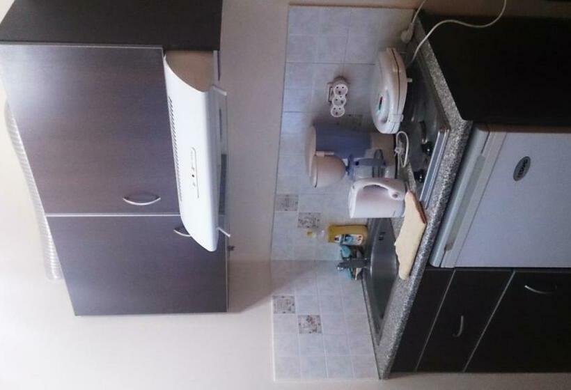 スタンダードスタジオ, Giannakas Studios