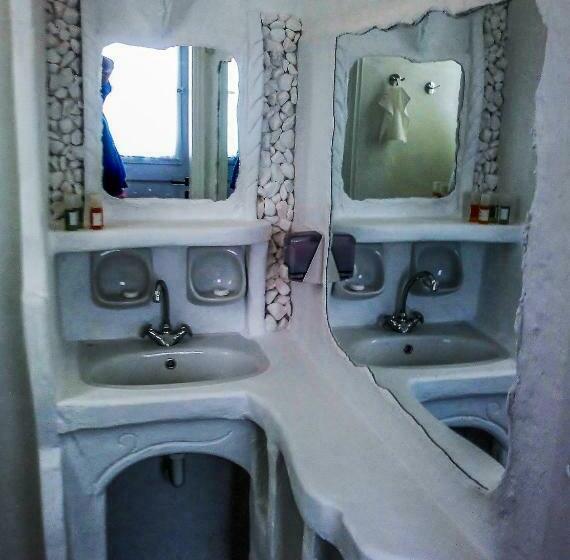 スタンダードスタジオ, Giannakas Studios