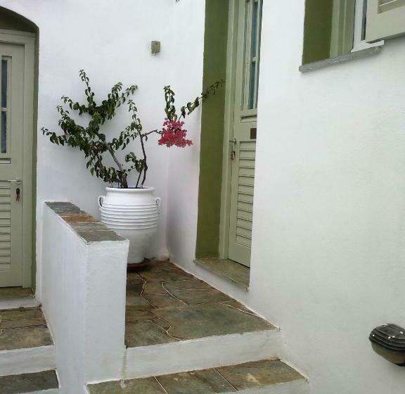 スタンダードスタジオ, Giannakas Studios