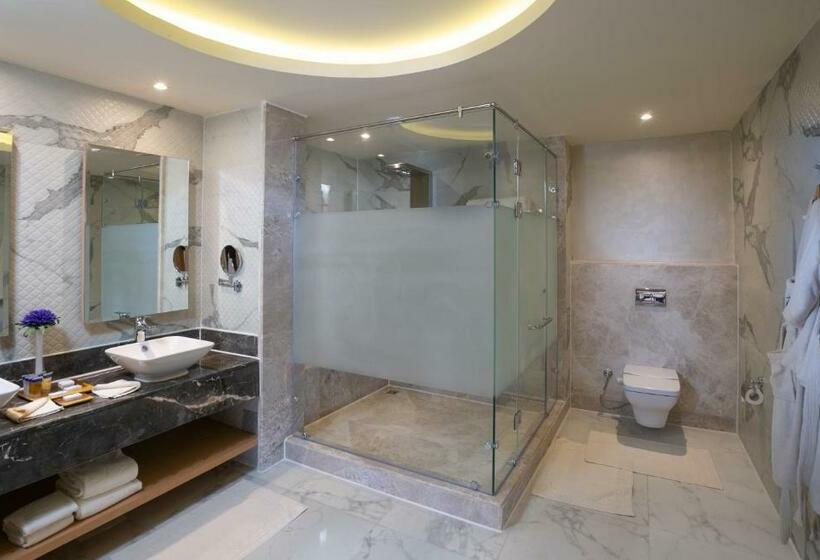 바다전망 스위트 (자쿠지), Pickalbatros Palace   Aqua Park Hurghada