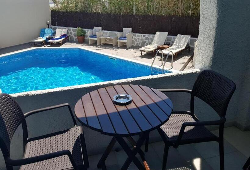 Номер Стандарт Трехместный, Anatoli